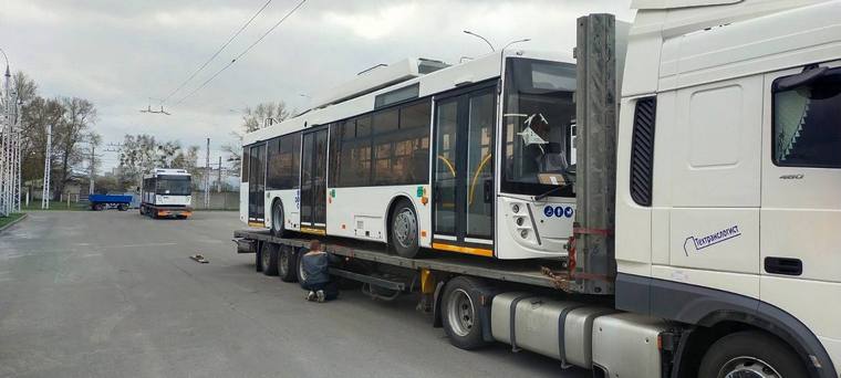 Десять троллейбусов с автономным ходом доставили в Брест