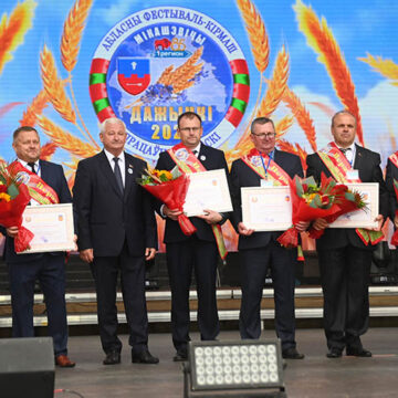 Сегодня в Микашевичах проходит областной фестиваль-ярмарка “Дажынкі-2024”. Фоторепортаж